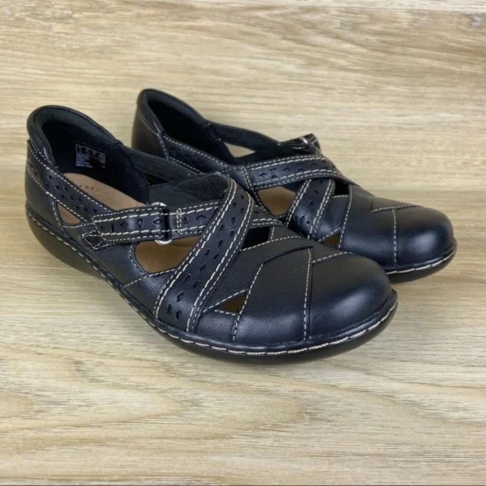 Clarks Collection Women’s Cushioned Leather Flats Size 6.5 Black